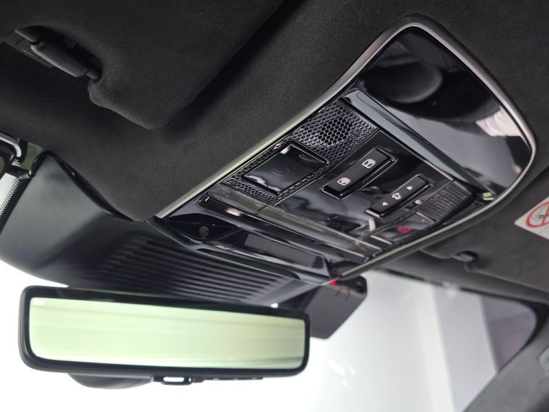 2025 Land Rover Range Rover Sport P635 SV Edition 2 photo 16