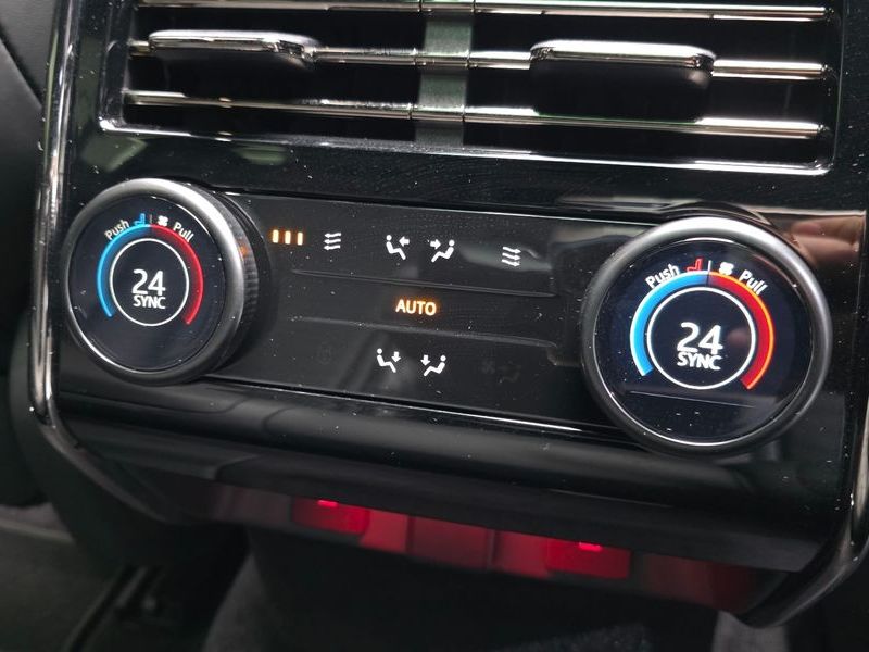 2025 Land Rover Range Rover Sport P635 SV Edition 2 photo 17