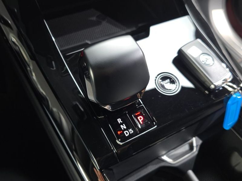 2025 Land Rover Range Rover Sport P635 SV Edition 2 photo 18