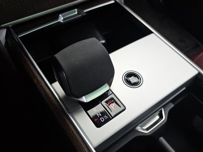 2024 Land Rover Range Rover P530 Autobiography photo 18