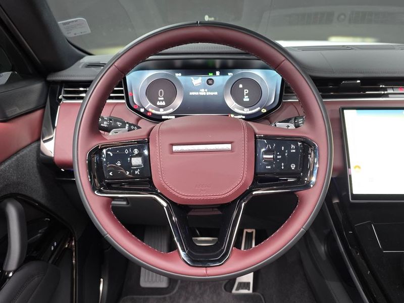 2025 Land Rover Range Rover Sport P550E Dynamic HSE photo 13