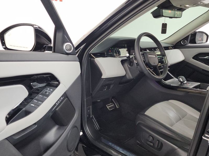 2025 Land Rover Range Rover Evoque P250 Dynamic SE photo 7