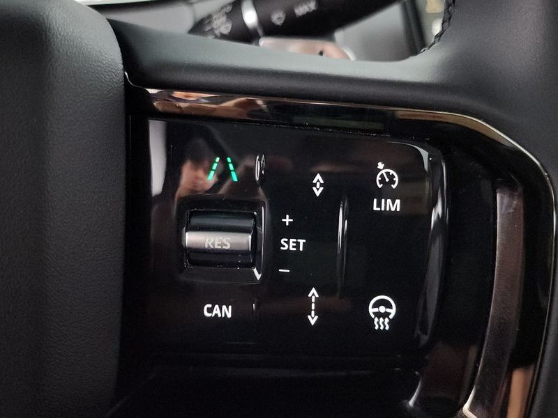 2025 Land Rover Range Rover Evoque P250 Dynamic SE photo 15