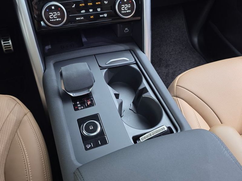 2025 Land Rover Discovery D350 Dynamic HSE photo 13