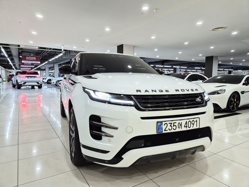 2025 Land Rover Range Rover Evoque P250 Dynamic SE photo 1
