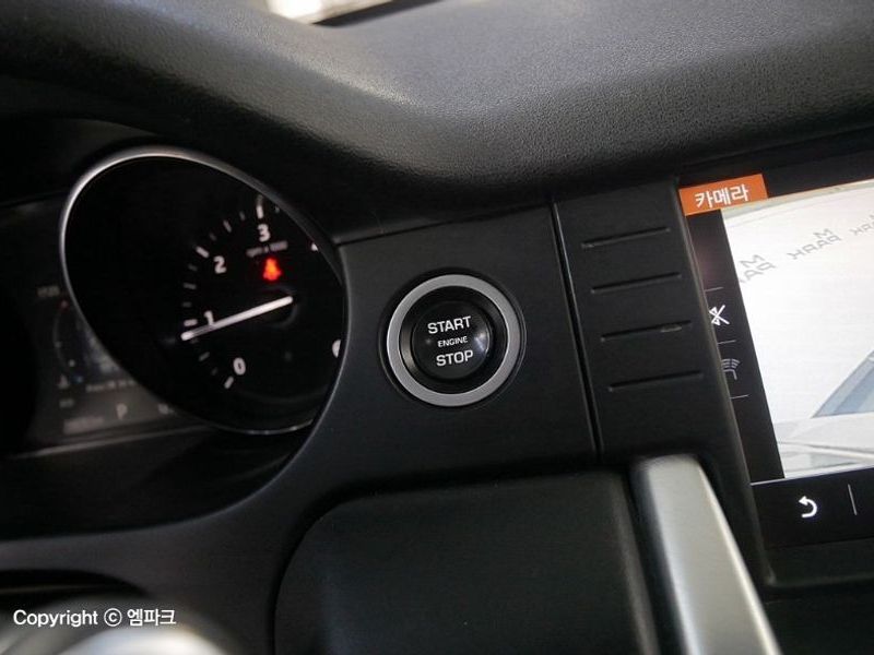 2017 Land Rover Discovery Sport 2.0 TD4 HSE Luxury photo 15