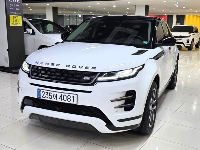 2025 Land Rover Range Rover Evoque P250 Dynamic SE photo 1