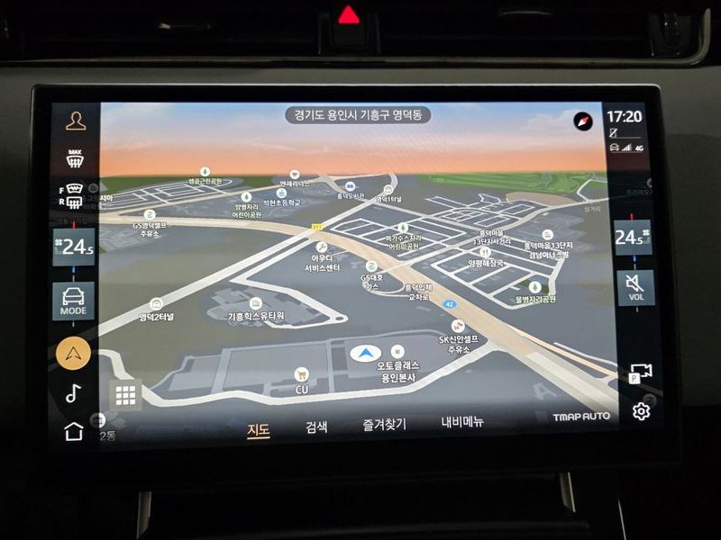 2025 Land Rover Range Rover Evoque P250 Dynamic SE photo 11