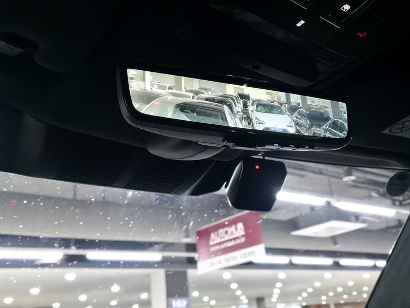 2025 Land Rover Range Rover Evoque P250 Dynamic SE photo 14
