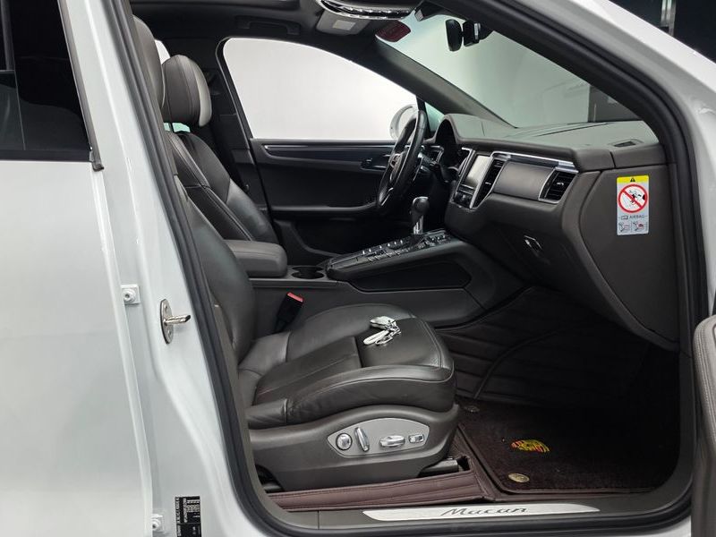 2015 Porsche Macan 2.0 95B photo 12