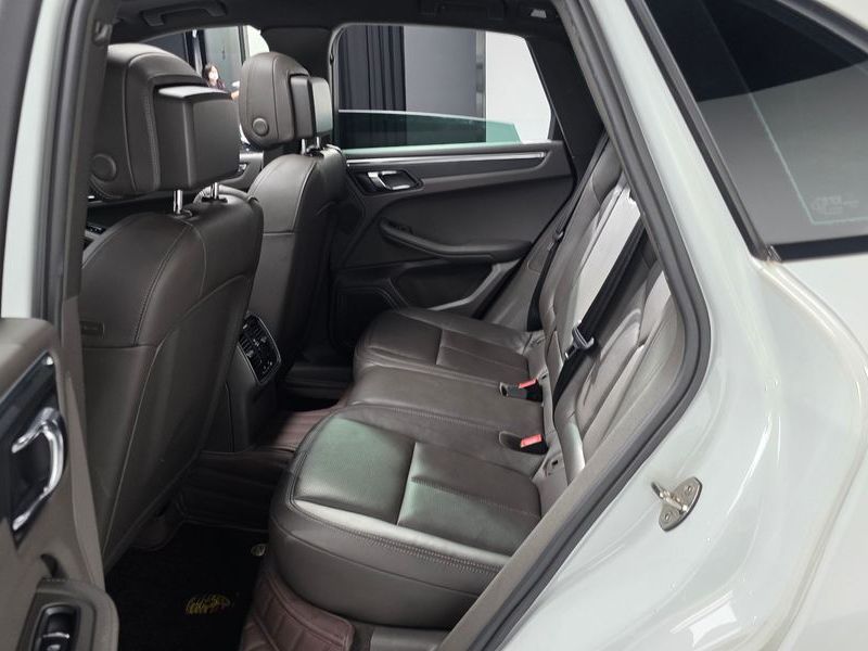 2015 Porsche Macan 2.0 95B photo 13