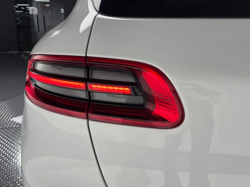 2015 Porsche Macan 2.0 95B photo 24