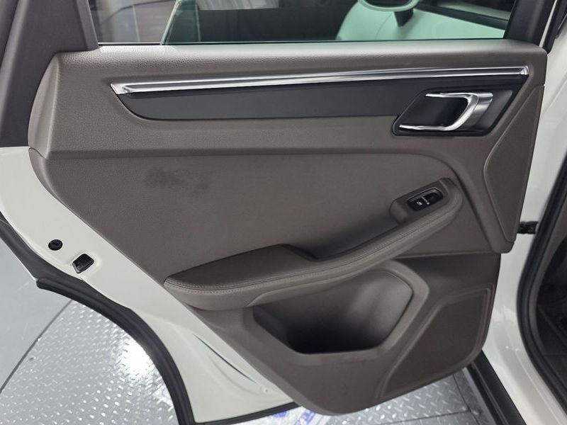 2015 Porsche Macan 2.0 95B photo 26