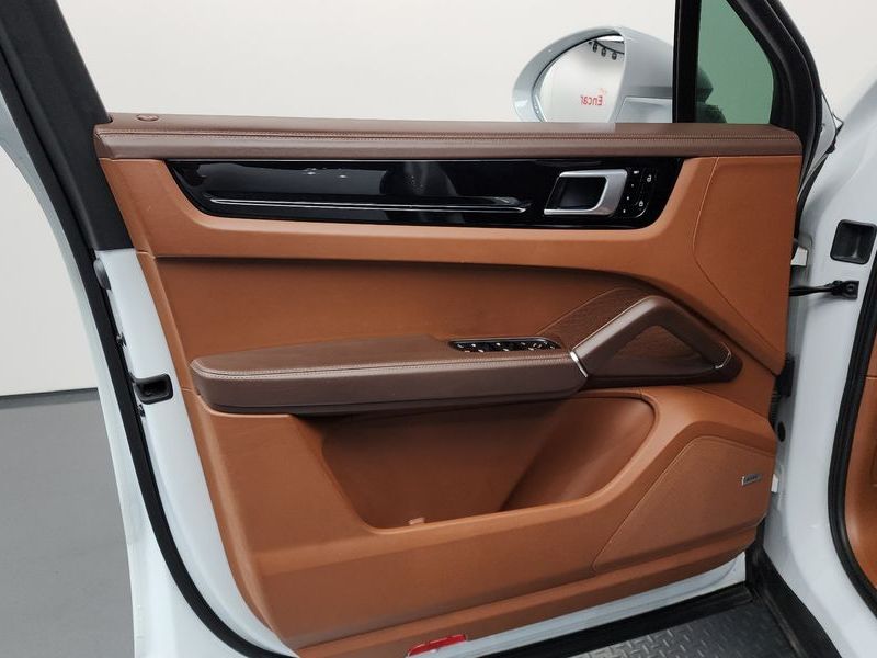 2020 Porsche Cayenne 3.0 E-Hybrid photo 24