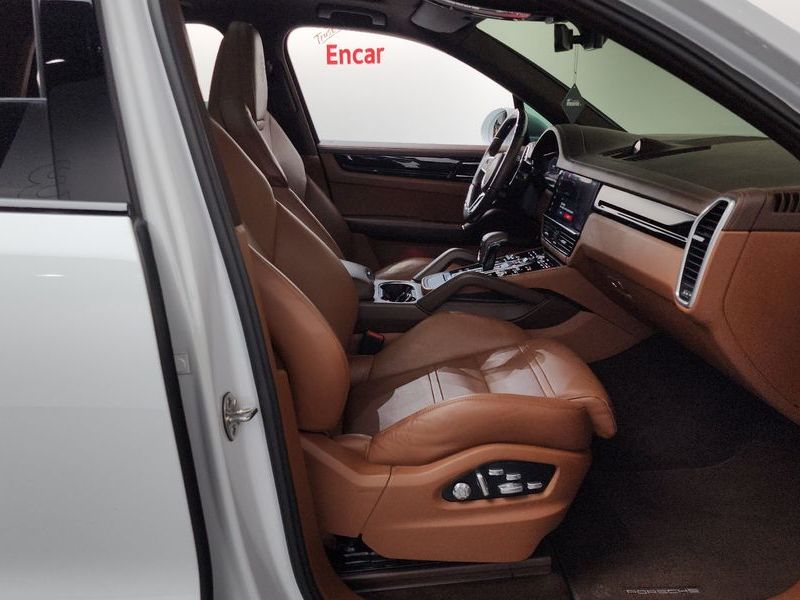 2020 Porsche Cayenne 3.0 E-Hybrid photo 26