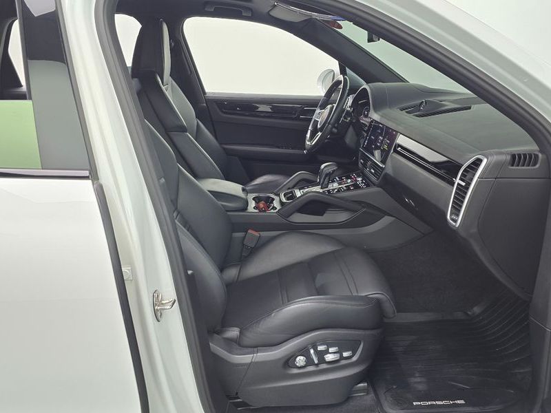 2020 Porsche Cayenne 3.0 E-Hybrid photo 11