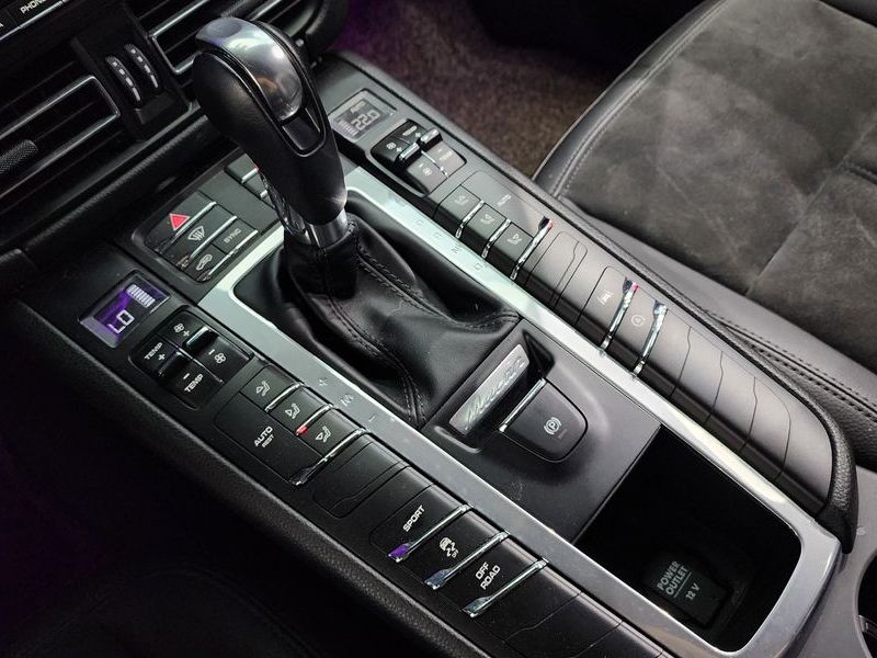 2019 Porsche Macan 2.0 95B photo 9