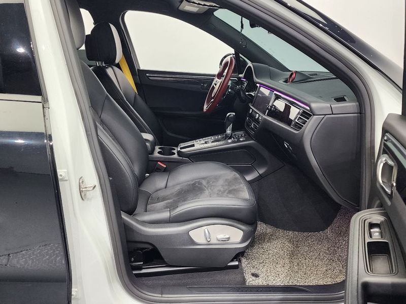 2019 Porsche Macan 2.0 95B photo 11