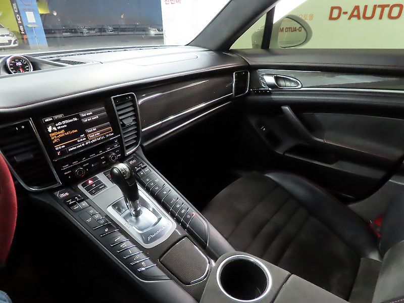 2013 Porsche Panamera 4.8 GTS 970 photo 16