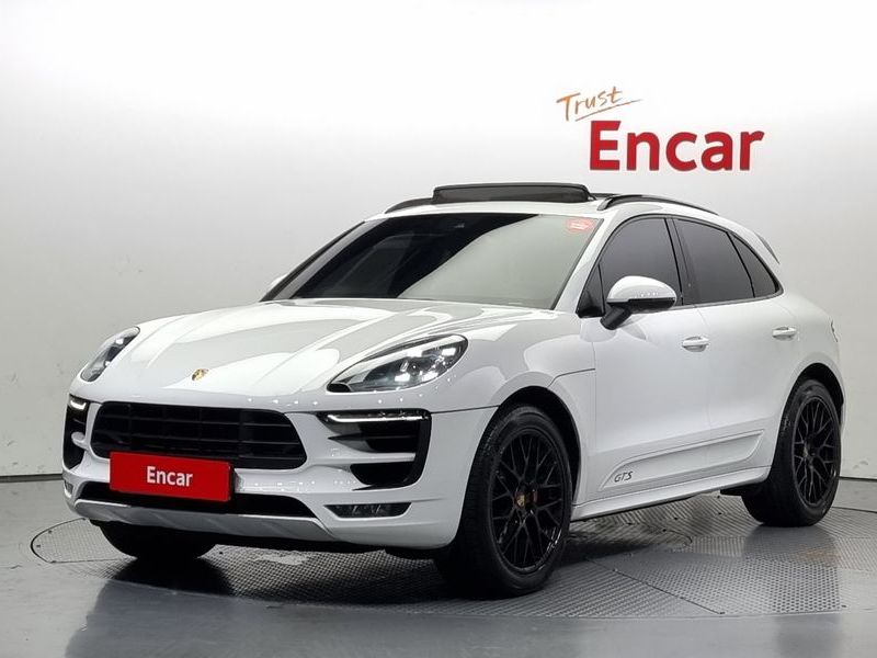 2018 Porsche Macan 3.0 GTS 95B photo 1
