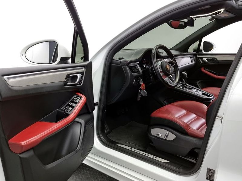 2018 Porsche Macan 3.0 GTS 95B photo 10