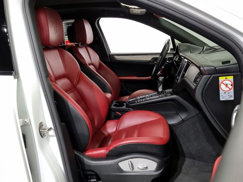 2018 Porsche Macan 3.0 GTS 95B photo 11