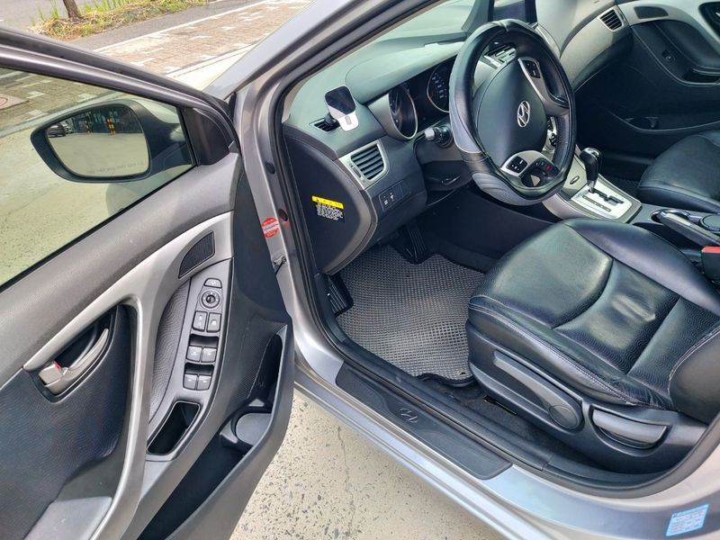 2012 Hyundai Avante M16 GDI Luxury photo 9