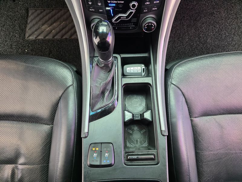 2012 Hyundai Sonata 2.0 Premier photo 9
