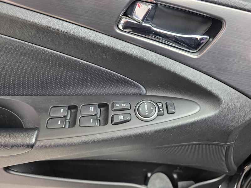 2012 Hyundai Sonata 2.0 Premier photo 14