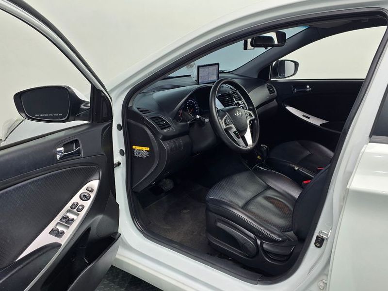 2012 Hyundai Accent 1.4 VVT Premium photo 11