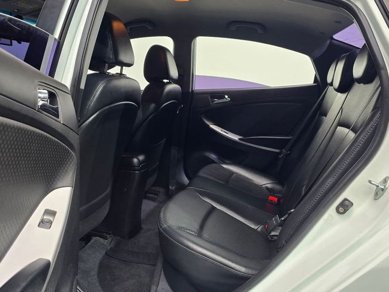 2012 Hyundai Accent 1.4 VVT Premium photo 12