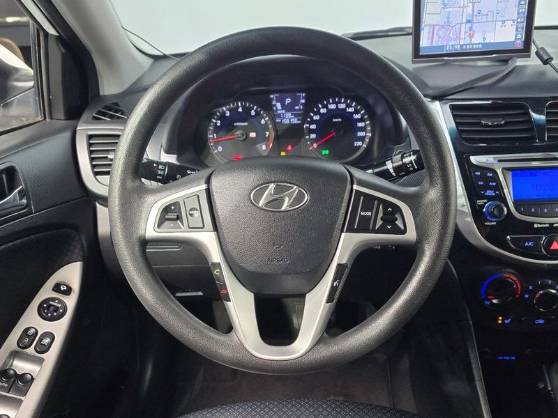 2012 Hyundai Accent 1.4 VVT Premium photo 13