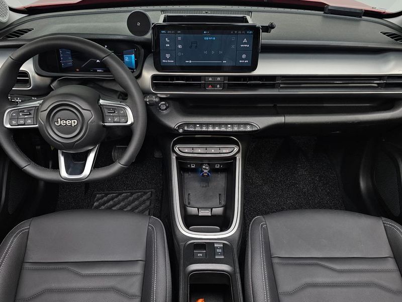 2024 Jeep Avenger Altitude photo 7