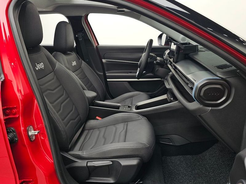 2024 Jeep Avenger Altitude photo 11