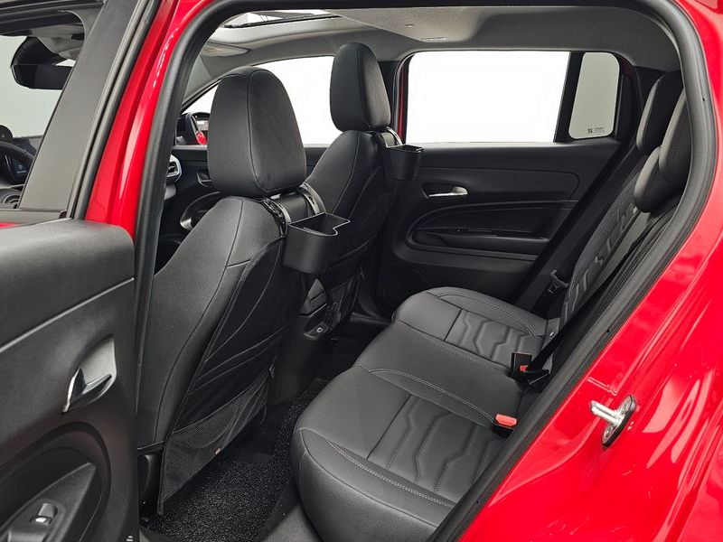 2024 Jeep Avenger Altitude photo 12