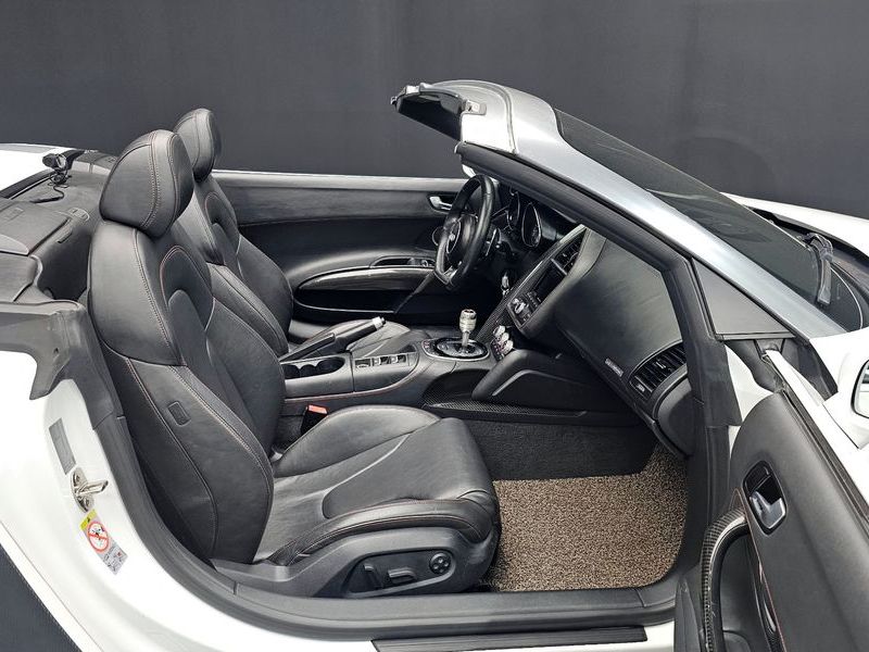 2013 Audi R8 5.2 V10 Spyder photo 11