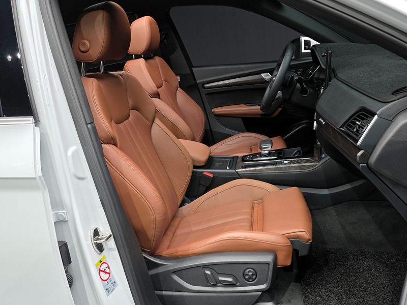 2023 Audi Q5 45 TFSI Quattro Premium photo 11