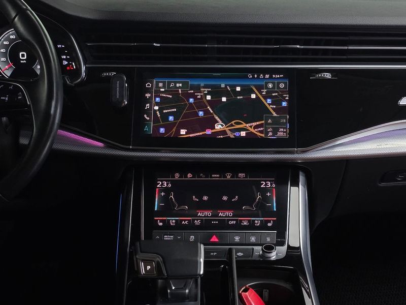 2021 Audi Q7 45 TDI Quattro photo 12
