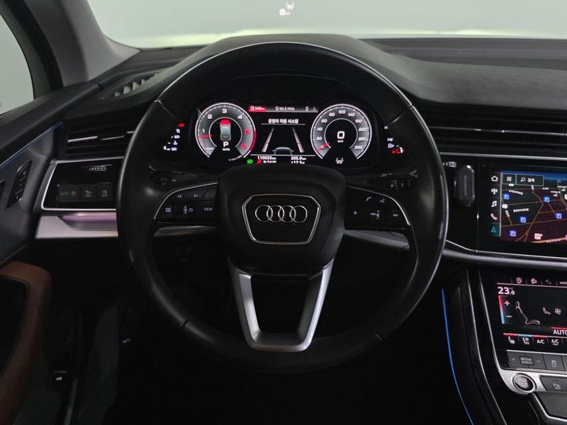 2021 Audi Q7 45 TDI Quattro photo 13