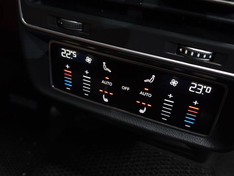 2021 Audi Q7 45 TDI Quattro photo 18