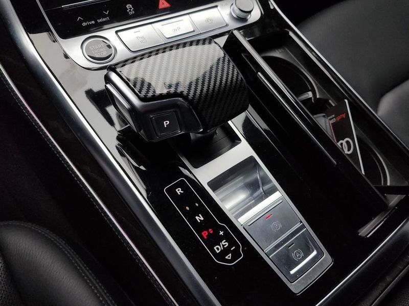 2023 Audi Q8 45 TDI Quattro Premium photo 9