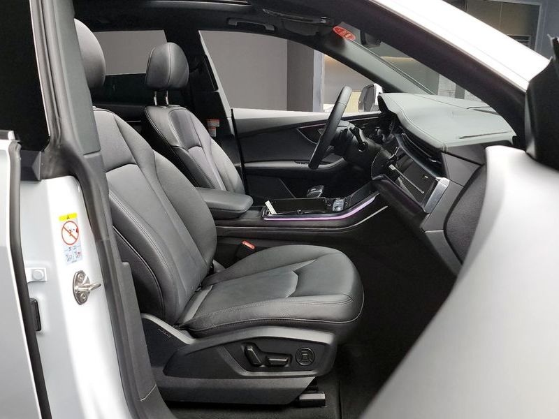 2023 Audi Q8 45 TDI Quattro Premium photo 10