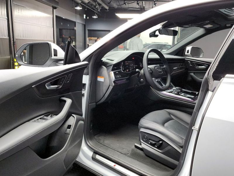 2023 Audi Q8 45 TDI Quattro Premium photo 11