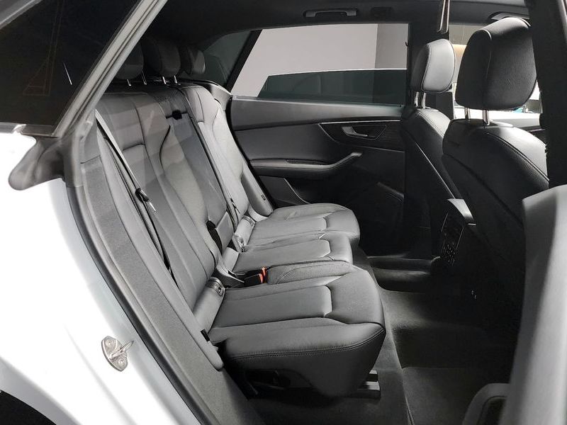 2023 Audi Q8 45 TDI Quattro Premium photo 12