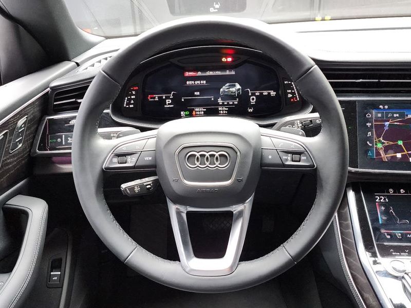 2023 Audi Q8 45 TDI Quattro Premium photo 13