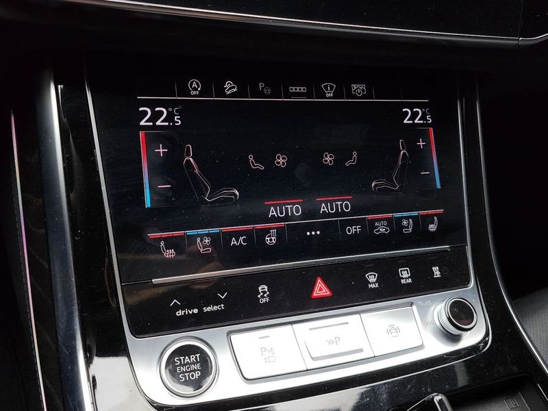 2023 Audi Q8 45 TDI Quattro Premium photo 17