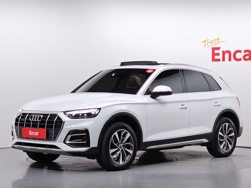 2023 Audi Q5 45 TFSI Quattro photo 1