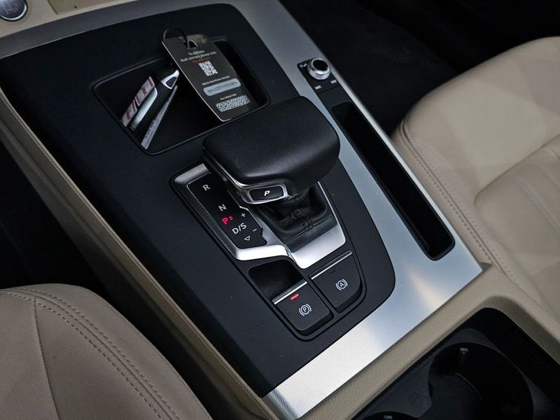 2023 Audi Q5 45 TFSI Quattro photo 9