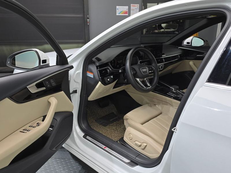 2021 Audi A4 40 TFSI Premium photo 10