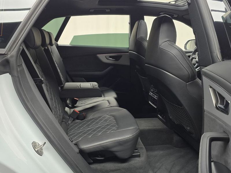2023 Audi Q8 55 TFSI Quattro Premium photo 12